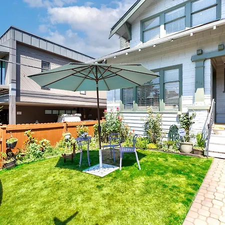 Vintage 3 Bedroom Home In Prime Eastlake Seattle With Private Parking